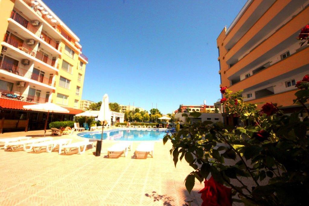 Sunny Day 1 - Menada Apartments Slăntjev Brjag Rum bild