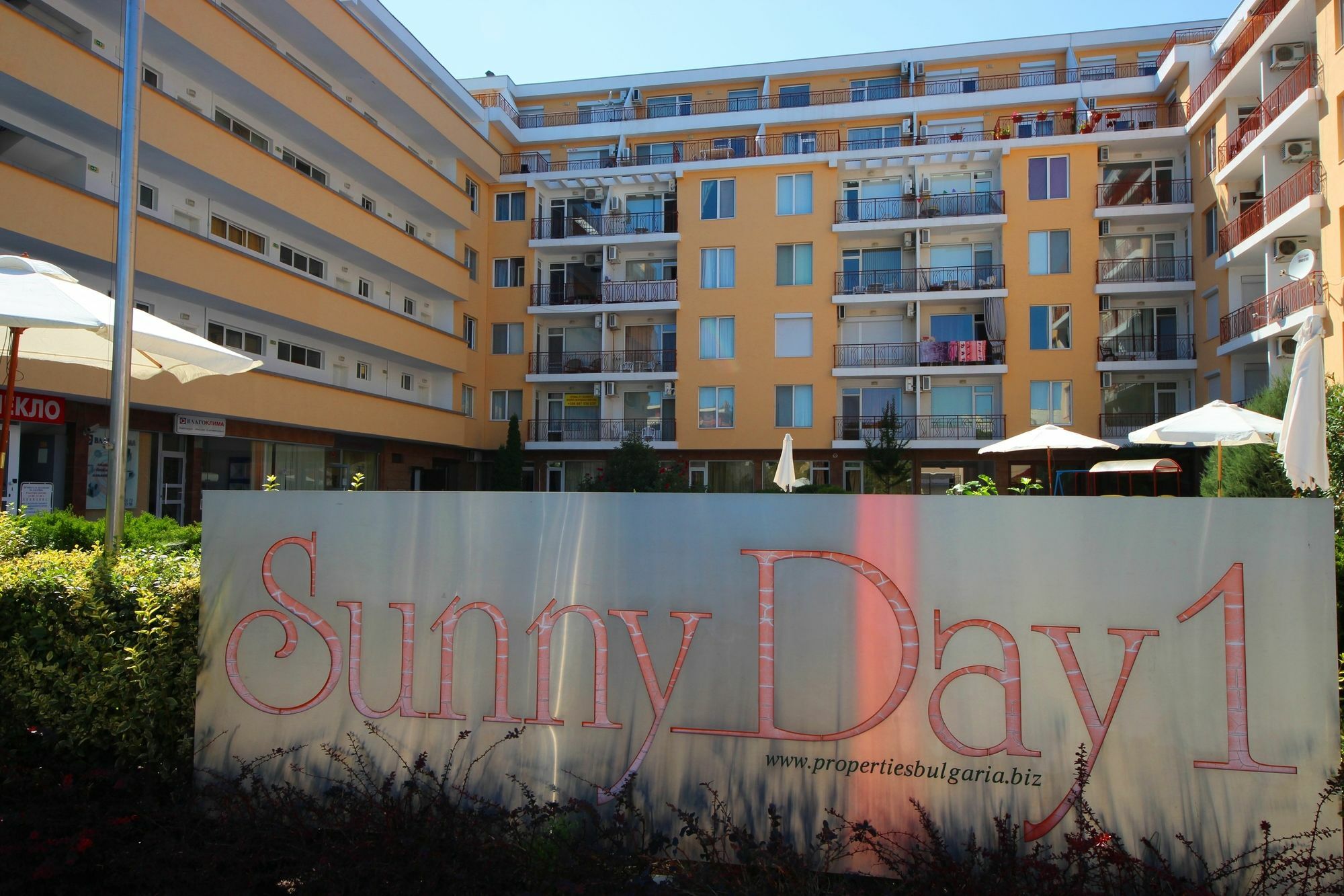 Sunny Day 1 - Menada Apartments Slăntjev Brjag Exteriör bild